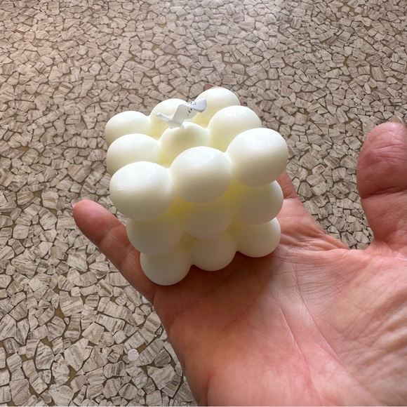Super cool and modern soy hand poured bubbles candle - Picture 2 of 6